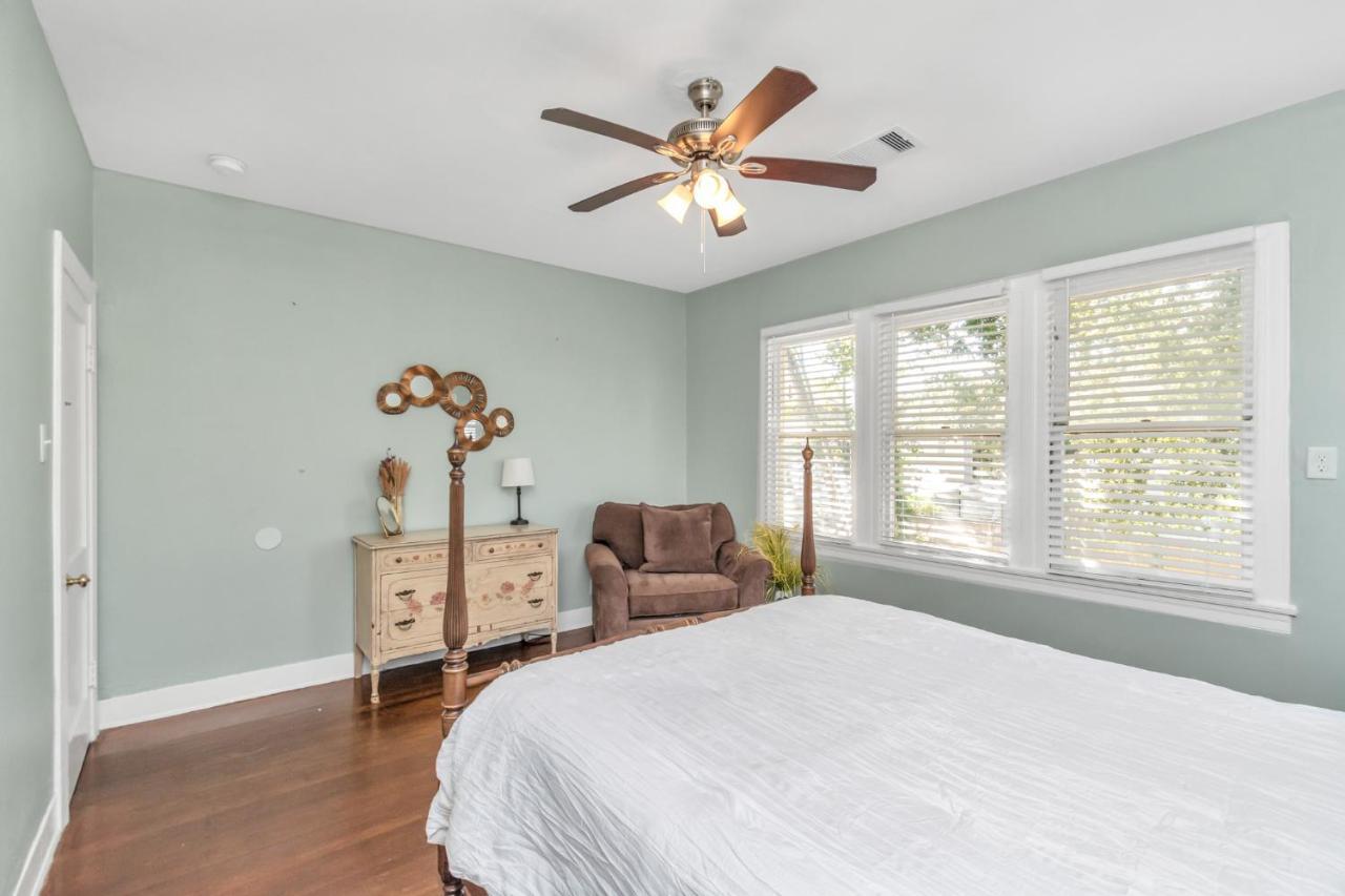 2 Kitchens,2 Living Rooms,4 Bedrooms-Close To All! Galveston Ngoại thất bức ảnh